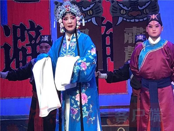 国家艺术基金项目曲剧《陈三两》结项演出在郑举行