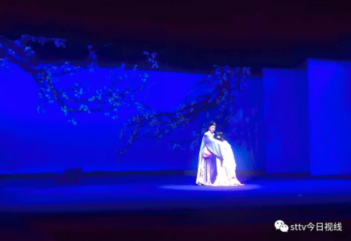 潮剧《李商隐》首场公益巡演场面火爆