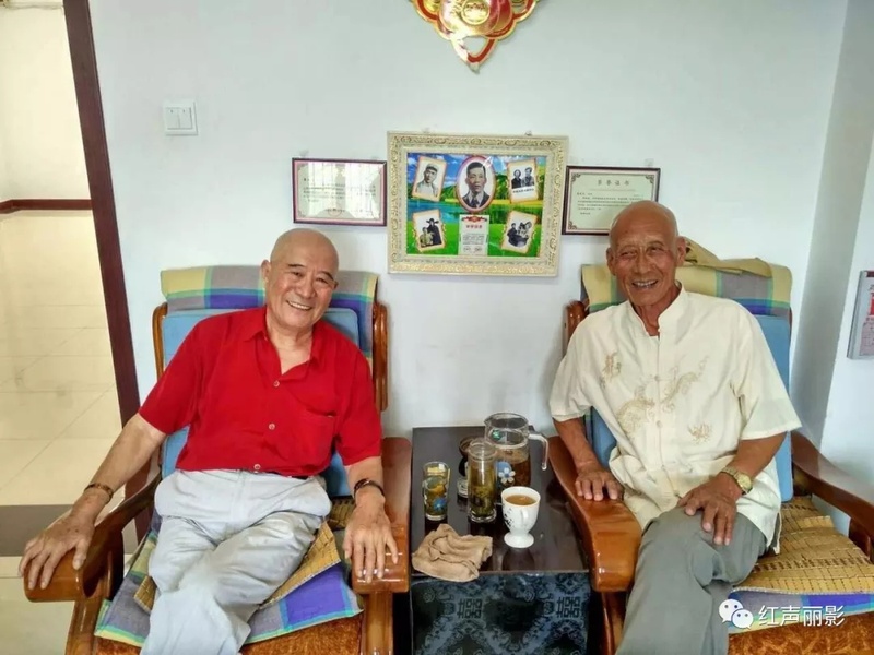 晋剧名家曹庆元与师弟三晋名丑姬荣生在一起