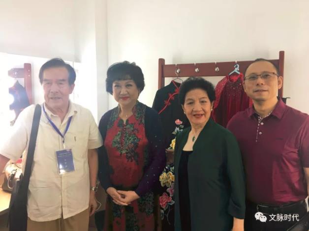 著名单弦曲艺家赵玉明、评弹表演艺术家邢晏芝为中国传统文化促进会文脉艺术委员会致词