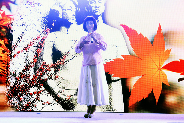 晋剧小旦名家王春梅举办戏迷见面会