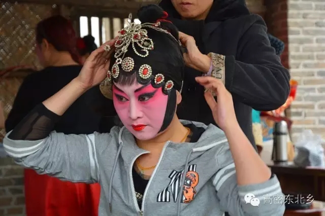 潍坊艺术剧院来东北乡演出传统吕剧，现场相当火爆！