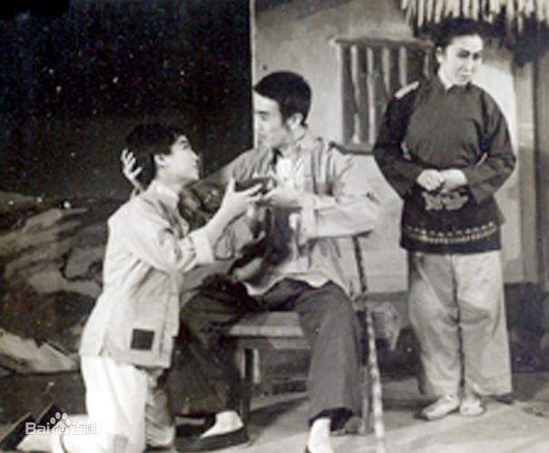 王淑芬主演吕剧《血泪荡》剧照