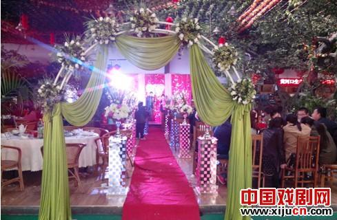 农家婚礼上唱山东吕剧