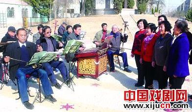 和谐唱响夕阳红&mdash;&mdash;记永安社区老年吕剧演唱队