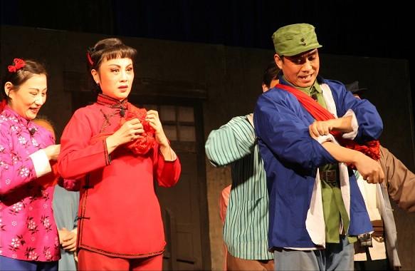 吕剧《李二嫂改嫁》