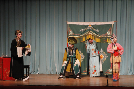 济南市吕剧院高温慰问赴工地 炎炎夏日送清凉