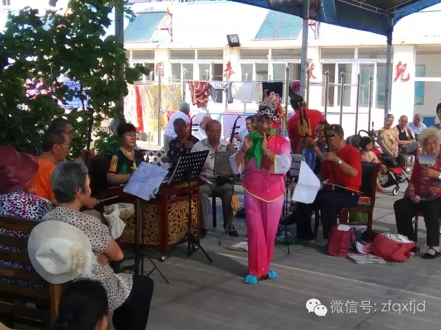 祥发社区金凤吕剧专场汇演丰富居民生活