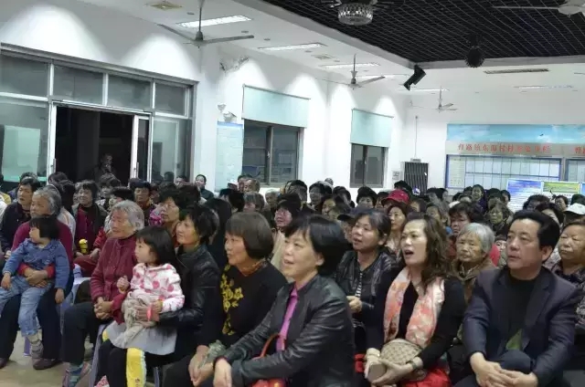 东海联合村沪剧沙龙首期开唱