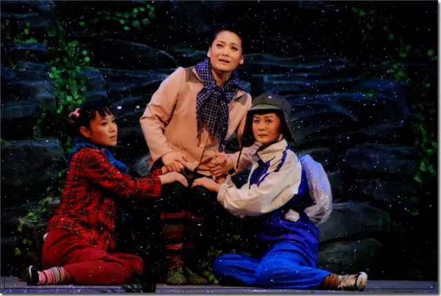 高雅抢票|《挑山女人》带你领略最坚毅的母爱