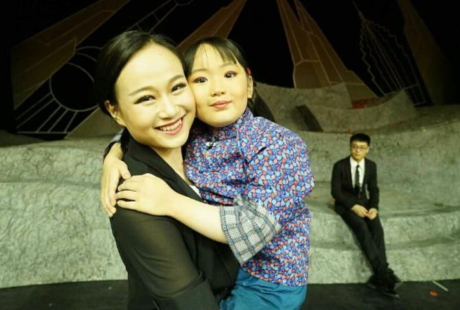 青春版沪剧巛回望》