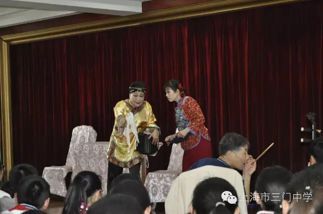 传承传统文化 经典戏曲进校园&mdash;&mdash;记三门中学观看沪剧《阿必大》