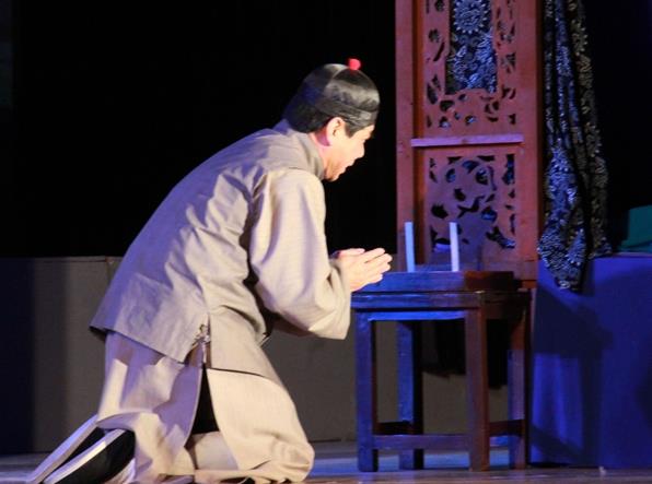 沪剧《白艳冰雪地产子》