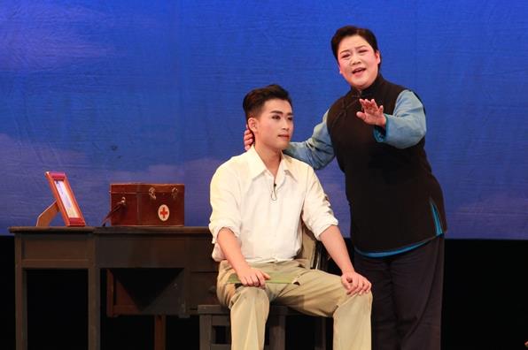 文慧沪剧团《谁是母亲》