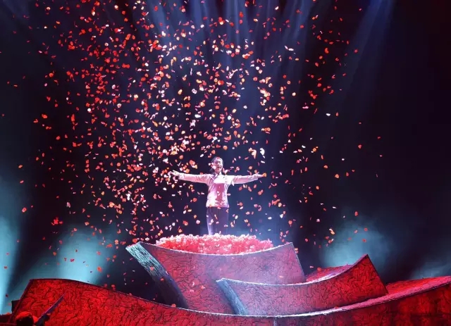 【评论】一台充满青春气息的好戏&mdash;&mdash;评大型沪剧《回望》