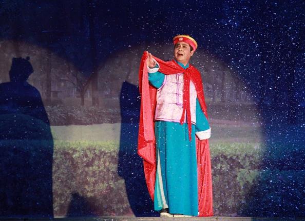 沪剧《白艳冰雪地产子》