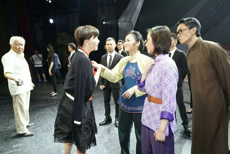 上海沪剧院《回望》