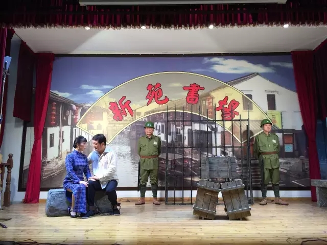 罗泾镇举行精彩沪剧演出