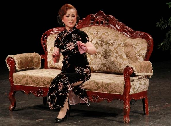 长宁沪剧团著名演员顾春荣昨与闵行票友合作演出折子戏