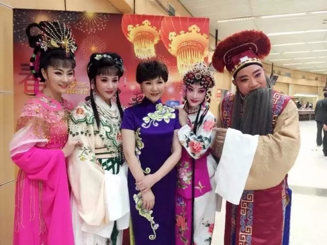 茅善玉在央视春晚演出