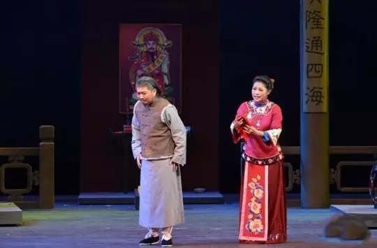 沪剧《借黄糠》 韩朝群饰李俊明、朱麟飞饰大囡