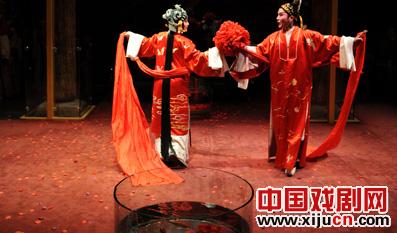 当年的粤剧，也会插广告