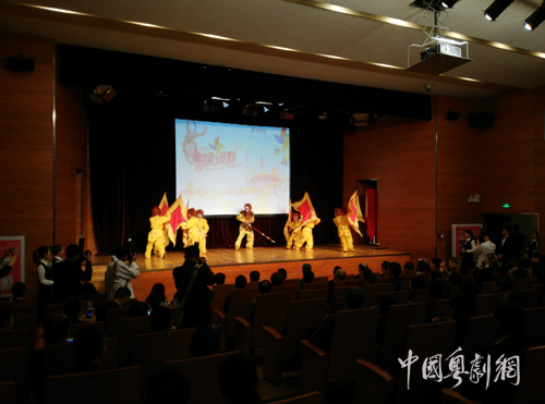 粤剧“开运萌猴”助威猴年生肖邮票发行