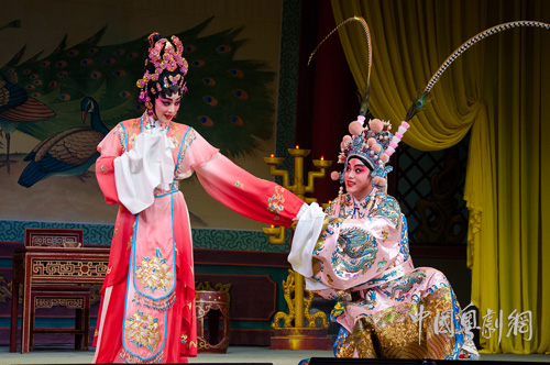 青年演员精彩演绎《吕布与貂蝉》