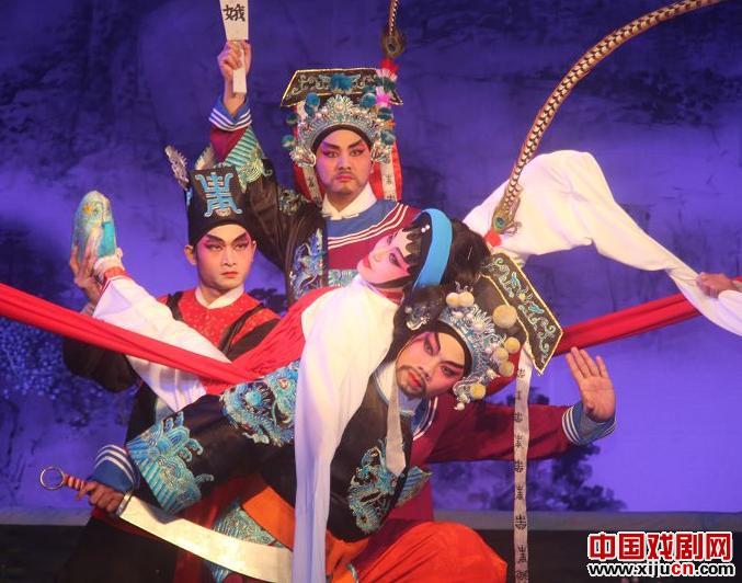 粤剧名剧《六月雪》