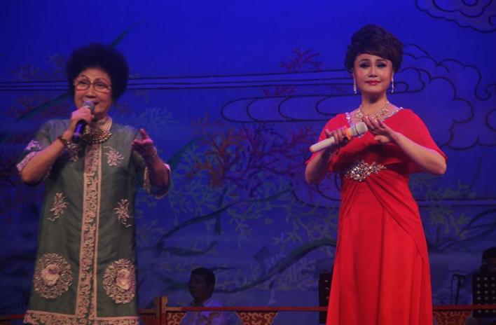 叶蓓面子真大，连十几年没登台的女驸马潘楚华都请来了