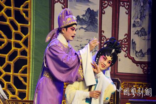 叶繁叶茂硕果丰的高州粤剧团