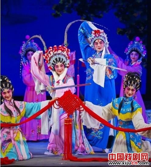 香山剧团《血沃共和花》新秀担大旗