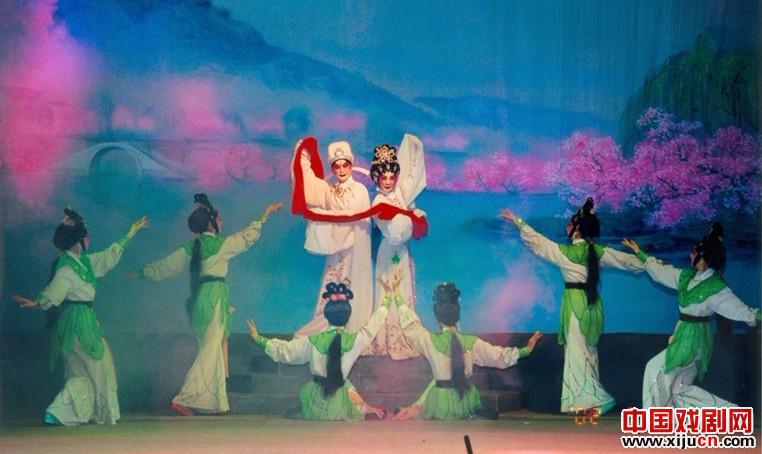 《钱塘苏小小》