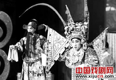 走访粤剧世家文达峰