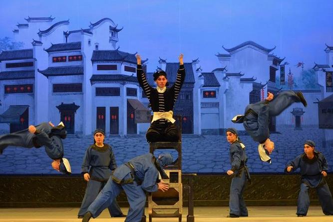 《武松之大闹狮子楼》主演:彭庆华、王燕飞