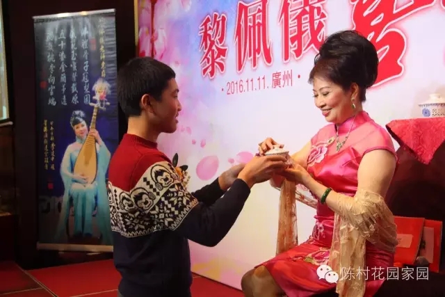 粤剧名家黎佩仪广州喜结师徒缘，粤韵声传骨子腔