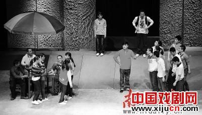 新编大型现代粤剧《浪淘沙》演出爆满