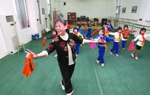 道滘粤剧曲艺培训班指导老师李小玲&ldquo;只要身体允许 我会一直干下去&rdquo;