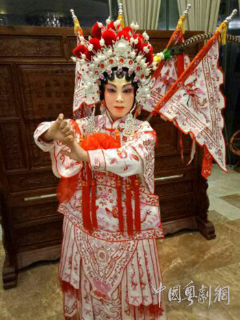 博罗园洲上南曲艺团 与他们的《穆桂英挂帅》