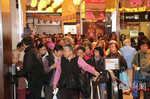 春已翩然而至 广州红豆粤剧团在香港新光戏院演出票房火热