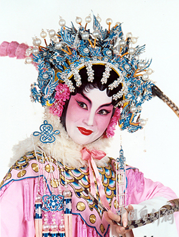 粤剧名旦曹秀琴不停进取