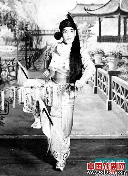 粤剧的舞美设计引领戏剧潮流