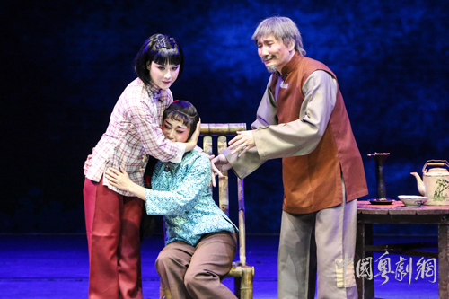 广州粤剧院两朵梅花为&ldquo;迎七一、颂党恩&rdquo;晚会演绎《山乡风云》