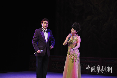 著名粤剧演员梁耀安、资深粤曲唱家黎佩仪