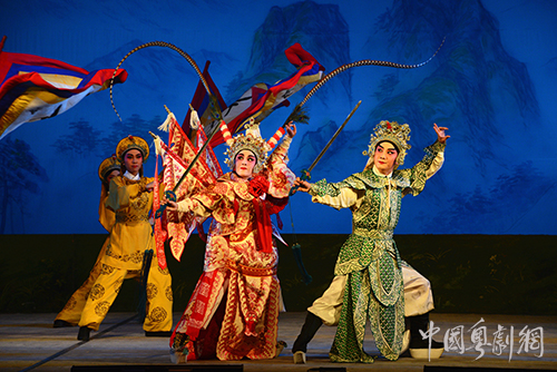 南国红豆贺新岁，广州粤剧院春班鸣锣开鼓