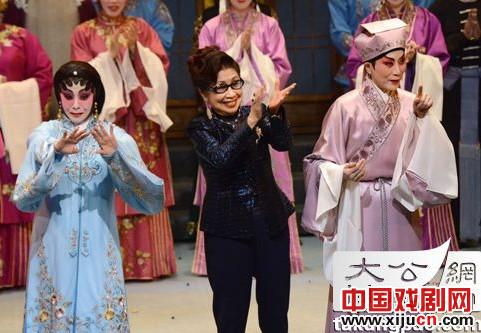 《再世红梅记》从香港演到澳门 白雪仙亲自领军澳门得善款