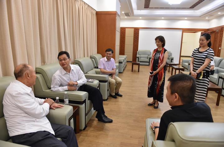 粤剧《魂牵珠玑巷》展演第七届羊城国际粤剧节，副省长蓝佛安观看演出