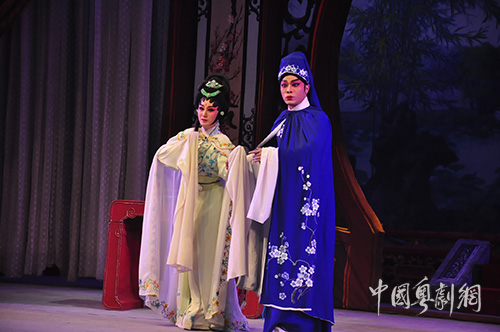 青年粤剧演员郑丽品、陈振江