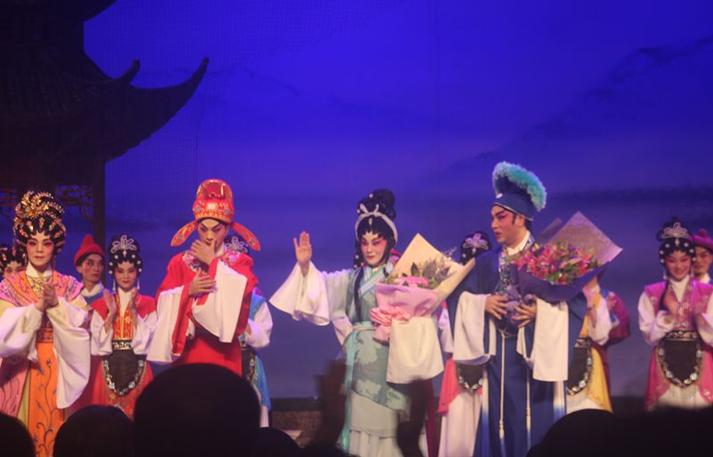 广州青年粤剧团羊城演出感受戏迷厚爱