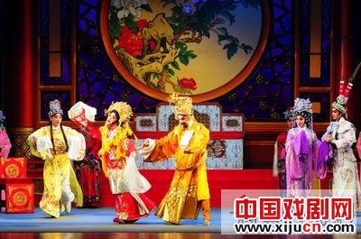 粤剧《金殿骄龙》